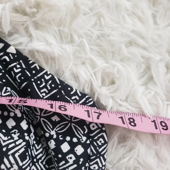 Kona Sol black Aztec and Geometric Swimsuit top - Picture 6 of 8